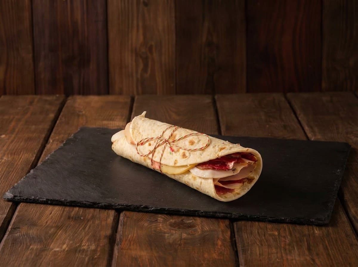 Piadina prosciutto cotto e formaggio
